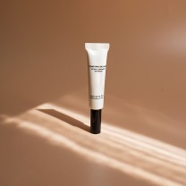 Contorno de ojos iluminador de Atashi